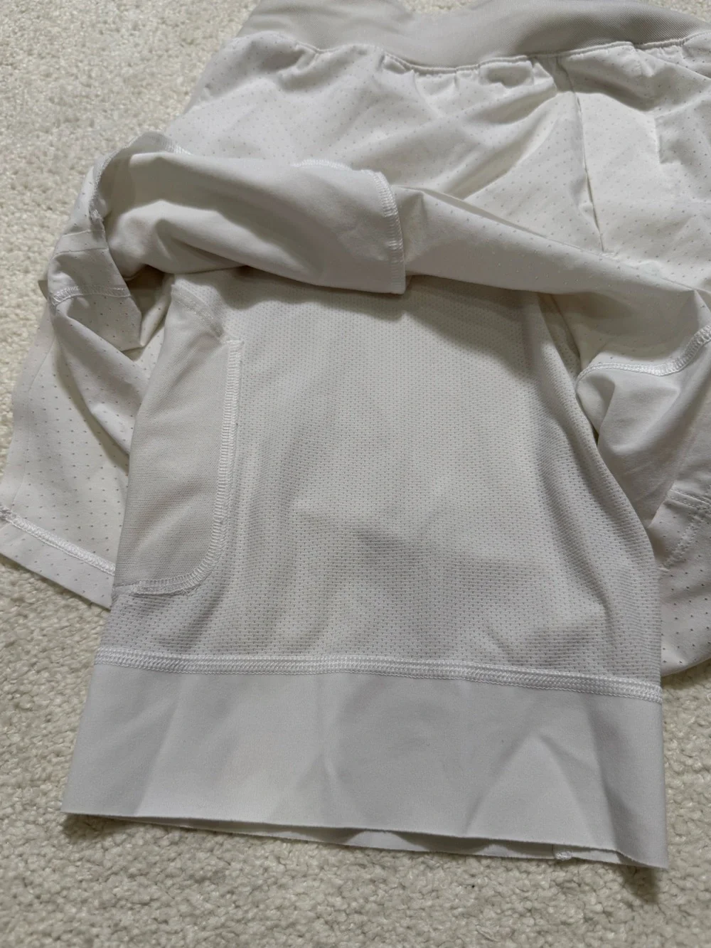 Lululemon Men’s Vented Tennis Short White Athletic Drawstring Bottoms Size Large